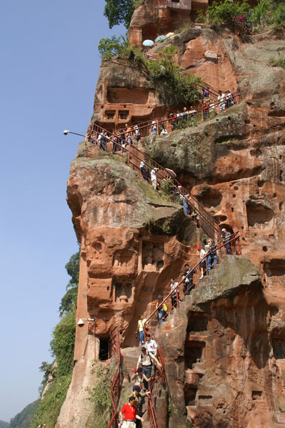 318-leshan-bouddah-assis