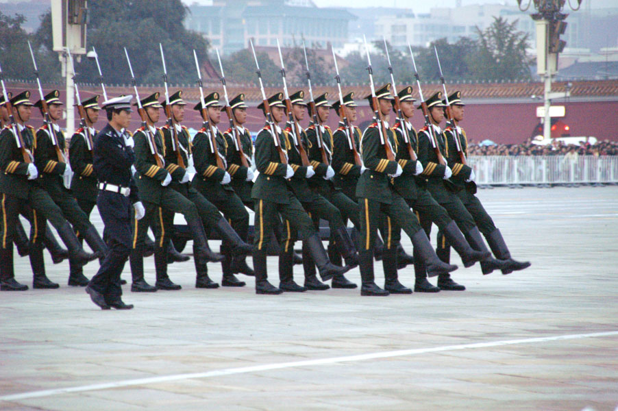 024-pekin-militaires