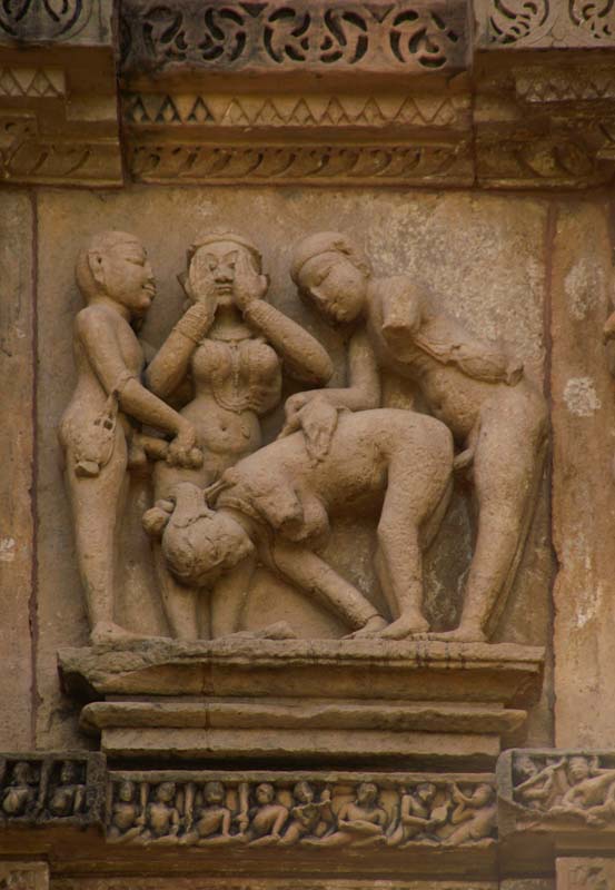10-khajuraho-sculptures-06