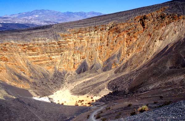 04DeathvalleyUhebecrater